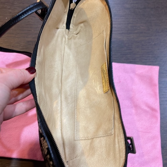 Handbag - Picture 5 of 9